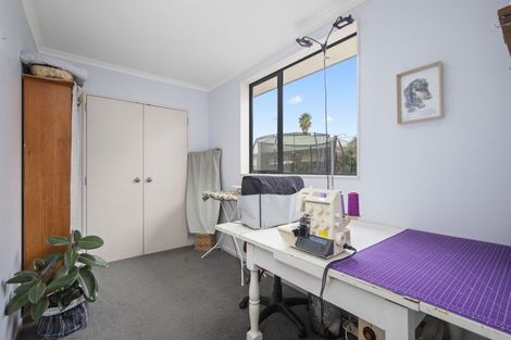 Photo of property in 20 Kayes Road, Pukekohe, 2120