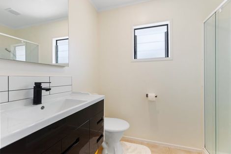 Photo of property in 2/553 East Coast Road, Browns Bay, Auckland, 0630