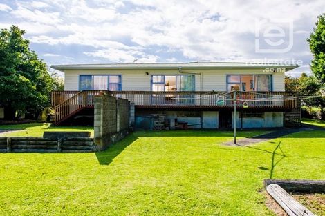 Photo of property in 92 Te Atatu Road, Te Atatu South, Auckland, 0610