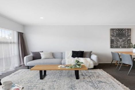 Photo of property in 2/15 Latham Avenue, Pakuranga, Auckland, 2010