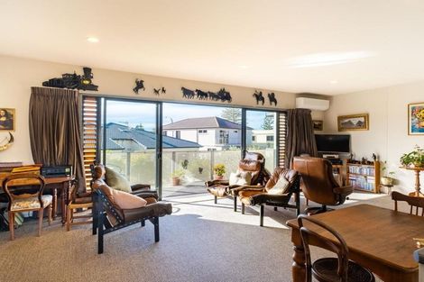 Photo of property in 11 Barry Street, Ahuriri, Napier, 4110