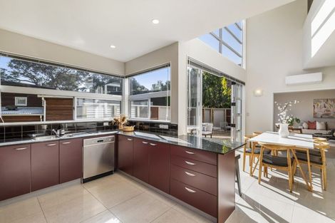 Photo of property in 6 Zion Road, Birkenhead, Auckland, 0626