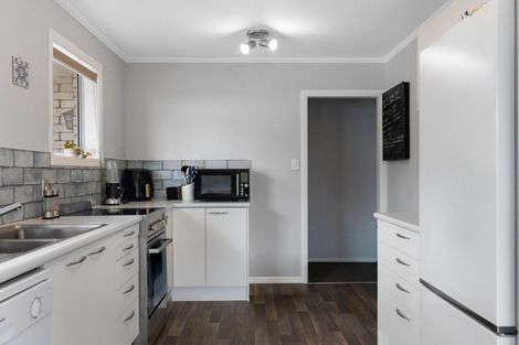 Photo of property in 11 Te Hatepe Avenue, Taupo, 3330