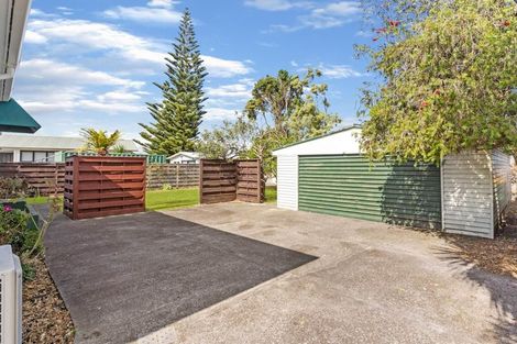 Photo of property in 130 Rowandale Avenue, Manurewa, Auckland, 2102
