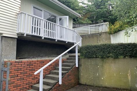 Photo of property in 7b Taka Grove, Normandale, Lower Hutt, 5010