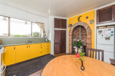 Photo of property in 250 Cornfoot Street, Castlecliff, Whanganui, 4501