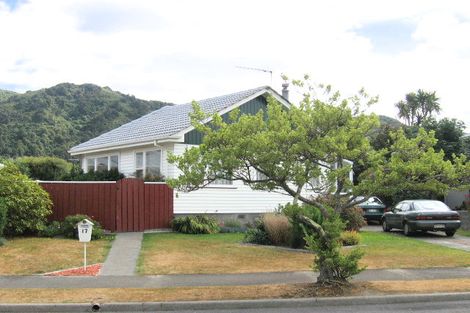 Photo of property in 17 Kentucky Street, Totara Park, Upper Hutt, 5018