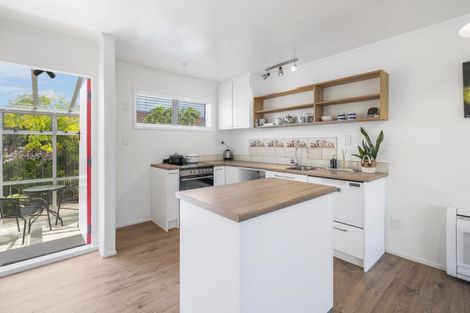 Photo of property in 16b Beauchamp Street, Tawa, Wellington, 5028