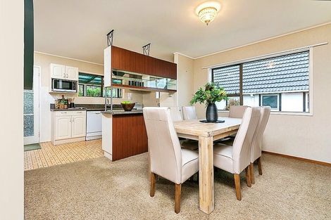 Photo of property in 51 Chelsea View Drive, Chatswood, Auckland, 0626