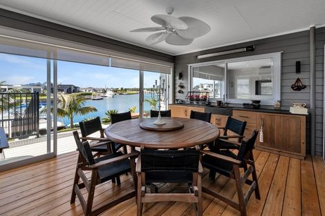 Photo of property in 13 Waitemata Drive, One Tree Point, 0118