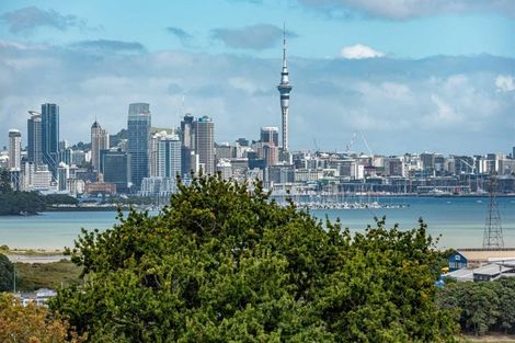 Photo of property in Frank Sargeson Apts, 305/80 Anzac Street, Takapuna, Auckland, 0622