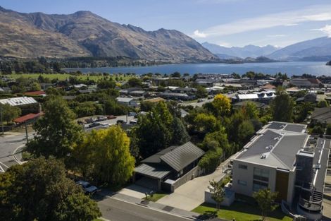 Photo of property in 31 Warren Street, Wanaka, 9305