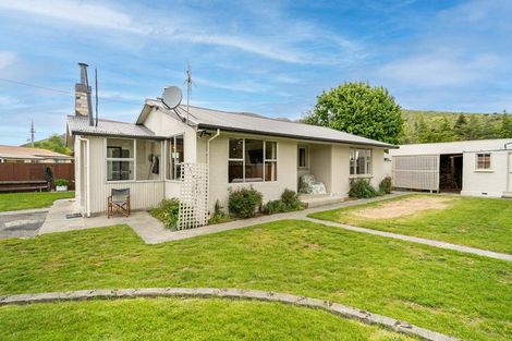 Photo of property in 8a Sutherland Road, Omarama, 9412