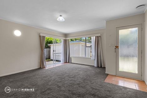 Photo of property in 2/16 Mannering Place, Hillcrest, Auckland, 0627