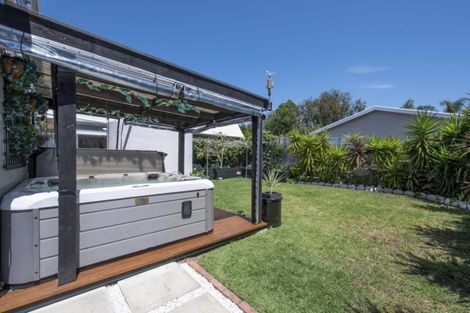 Photo of property in 30 Ladies Mile, Manly, Whangaparaoa, 0930
