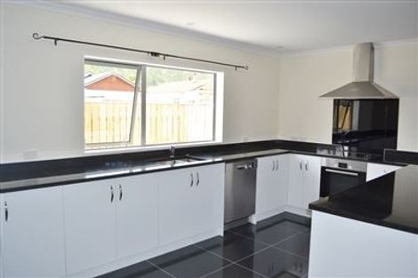 Photo of property in 33 Leighton Avenue, Waiwhetu, Lower Hutt, 5010
