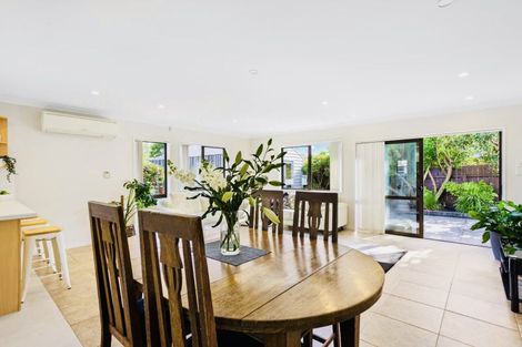 Photo of property in 109 Prince Regent Drive, Half Moon Bay, Auckland, 2012