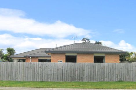 Photo of property in 16 Sunrise Avenue, Mount Maunganui, 3116