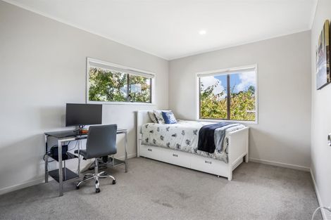 Photo of property in 17 Newport Place, Forrest Hill, Auckland, 0620