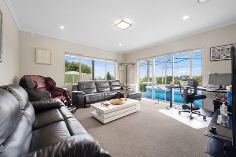 Photo of property in 8 Henriette Place, The Gardens, Auckland, 2105