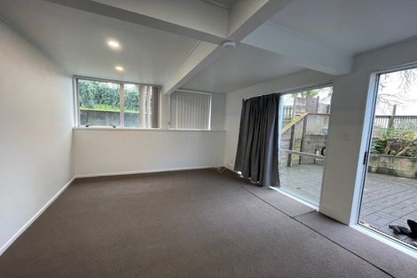 Photo of property in 9 Joshua Place, Weymouth, Auckland, 2103