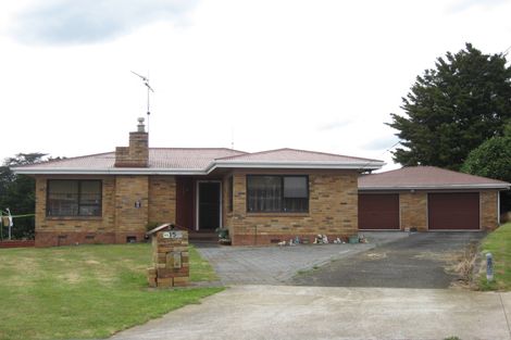 Photo of property in 15 Grierson Place, Pukekohe, 2120