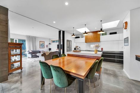 Photo of property in 6 Williams Avenue, Hawera, 4610