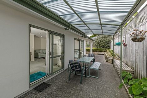 Photo of property in 6 Reybert Place, Massey, Auckland, 0614