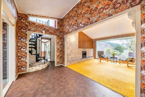 Photo of property in 99 Pinehaven Road, Pinehaven, Upper Hutt, 5019