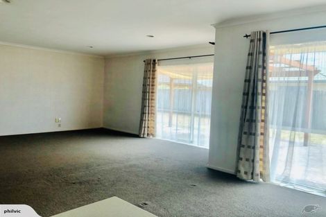 Photo of property in 1 Brompton Place, Burswood, Auckland, 2013