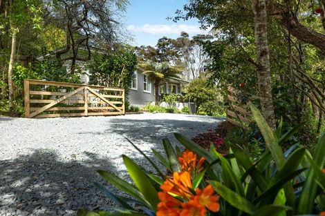 Photo of property in 1060 Sandspit Road, Sandspit, Warkworth, 0982