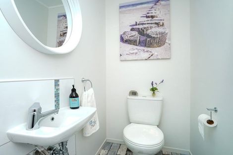 Photo of property in 3 Thorburn Avenue, Red Beach, 0932