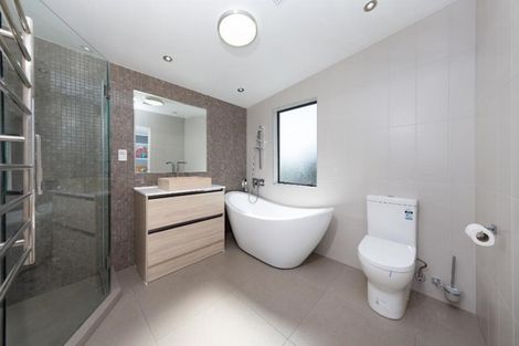 Photo of property in 2/30b Verbena Road, Birkdale, Auckland, 0626