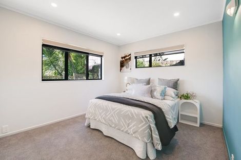 Photo of property in 10 Goldfinch Rise, Unsworth Heights, Auckland, 0632