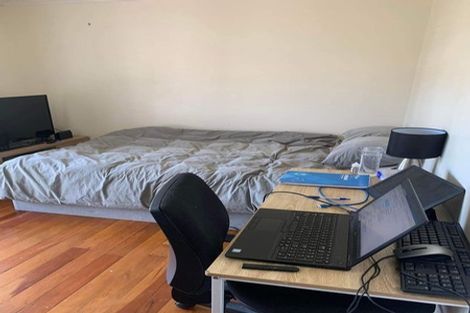 Photo of property in 15 Karamu Street, Te Atatu Peninsula, Auckland, 0610