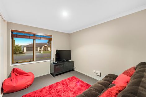 Photo of property in 19 Coleraine Drive, Rototuna, Hamilton, 3210