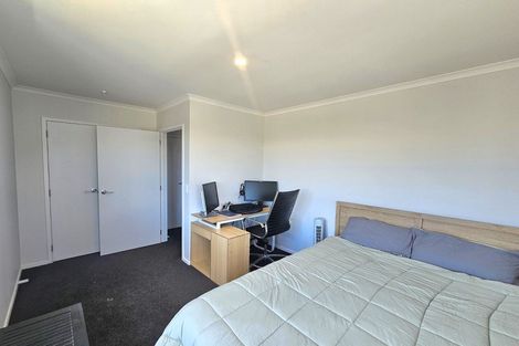 Photo of property in 25 Discovery Place, Marfell, New Plymouth, 4310