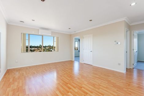 Photo of property in 11 Tekapo Rise, Fairview Heights, Auckland, 0632