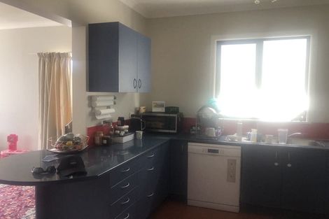 Photo of property in 102 Mangorei Road, Merrilands, New Plymouth, 4312