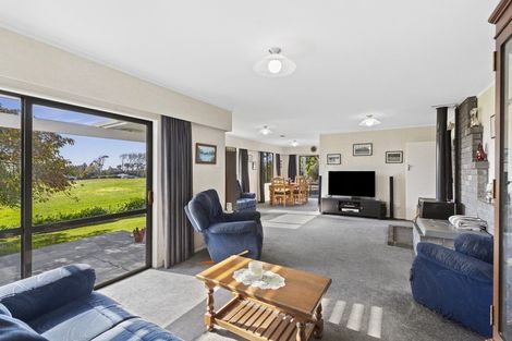 Photo of property in 41 Mountain Road, Sentry Hill, New Plymouth, 4373