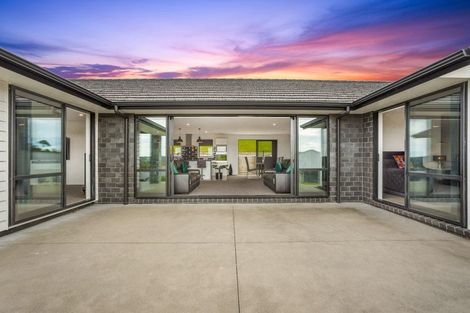 Photo of property in 104 Solan Drive, Waimauku, 0812