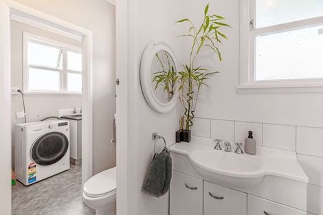 Photo of property in 9 Carlisle Street, Levin, 5510