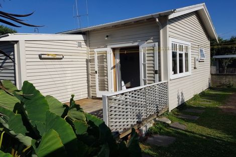 Photo of property in 35 Oxford Street, Fairfield, Hamilton, 3214