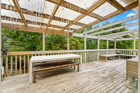 Photo of property in 2 Slater Road, South Head, Helensville, 0874