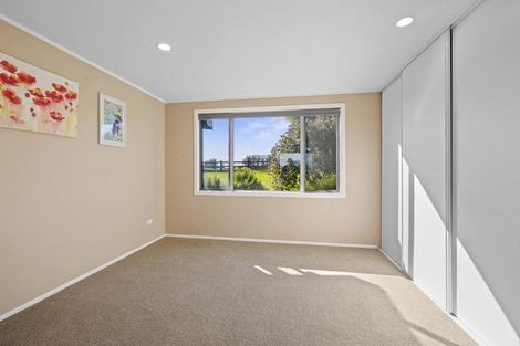 Photo of property in 100 Elsham Road, Lepperton, New Plymouth, 4373