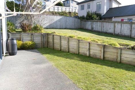 Photo of property in 5 Kaweka Close, Aotea, Porirua, 5024