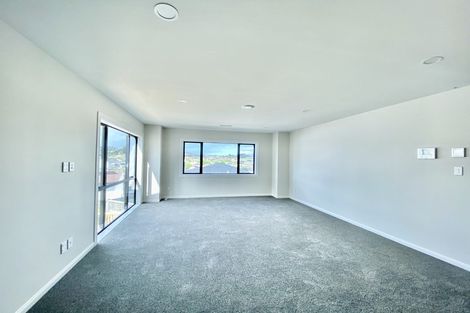 Photo of property in 25 Colliston Rise, Pinehill, Auckland, 0632