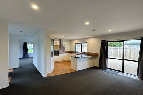 Photo of property in 10 Cairns Crescent, Rototuna, Hamilton, 3210