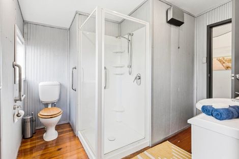 Photo of property in 40 Marine Parade, Macandrew Bay, Dunedin, 9014