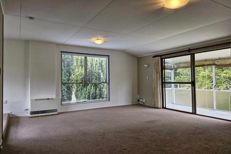Photo of property in 1 Ambury Place, Merrilands, New Plymouth, 4312